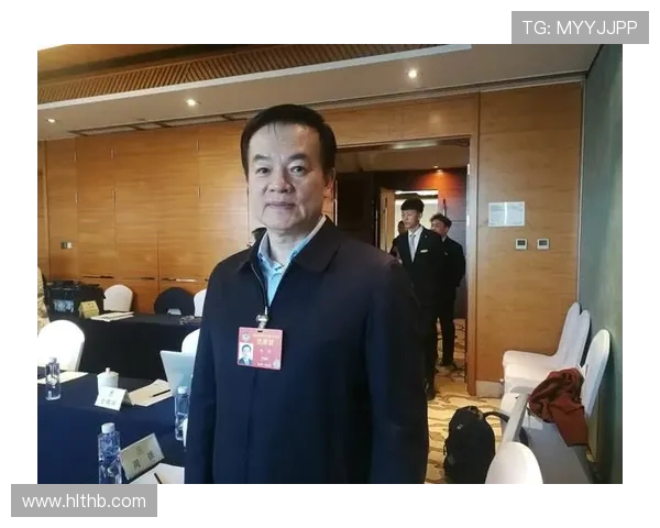 周强专访:从青涩少年到滑板传奇的成长之路回顾