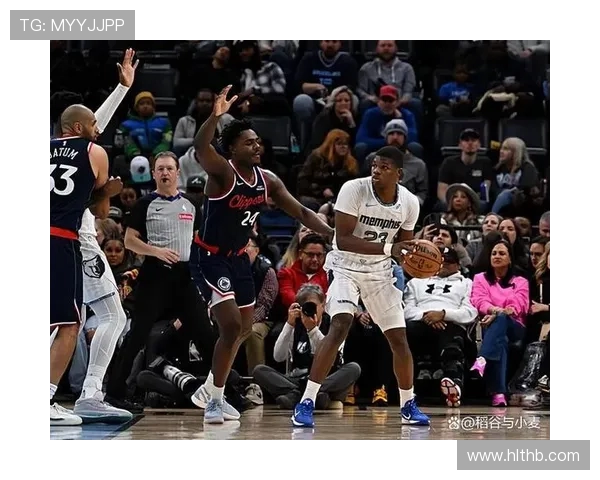 2020年NBA季后赛快船队与灰熊队激战回顾与精彩瞬间分析