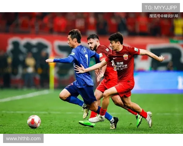 北京国安与山东泰山激战正酣球迷期待精彩对决与胜负悬念 北京国安与山东泰山激战正酣球迷期待精彩对决与胜负悬念